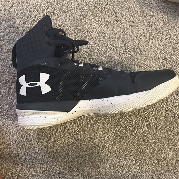 Volleyball Shoes - Picture 3 of 5